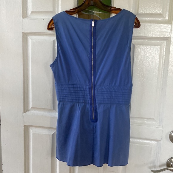 BCBG Maxazria blue sleeveless top - Picture 3 of 3